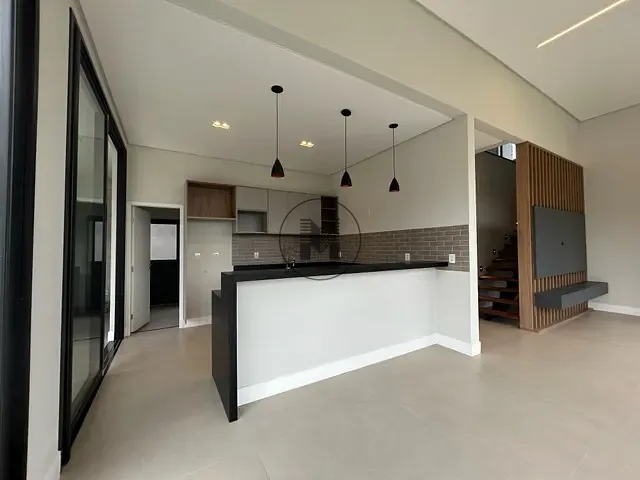 Casa 4 quartos e 6 banheiros, à venda, no bairro Loteamento Residencial Fazenda Casa Grande em Taubaté