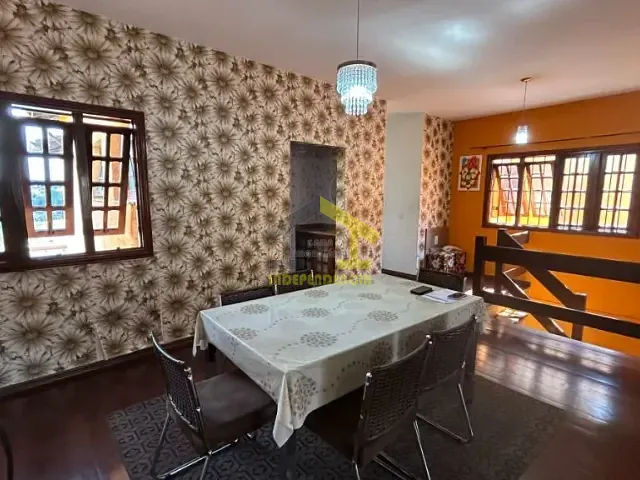 Casa com 250m² 3 quartos e 2 banheiros, à venda, no bairro Jardim México em Itatiba