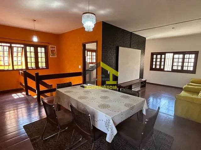 Casa com 250m² 3 quartos e 2 banheiros, à venda, no bairro Jardim México em Itatiba