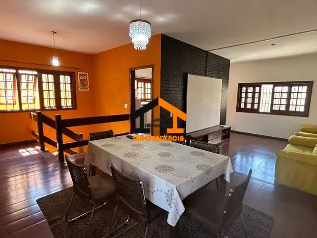 Casa com 250m² 3 quartos e 2 banheiros, à venda, no bairro Jardim México em Itatiba
