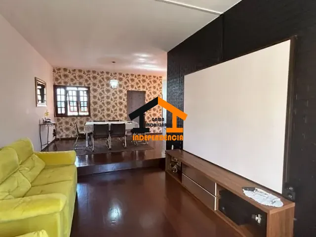 Casa com 250m² 3 quartos e 2 banheiros, à venda, no bairro Jardim México em Itatiba