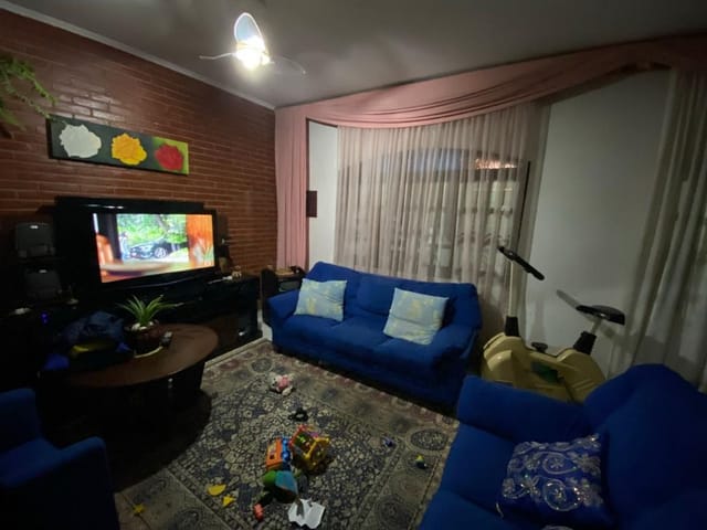 Casa com 250m² 2 quartos e 2 banheiros, à venda, no bairro Jardim do Engenho em Cotia