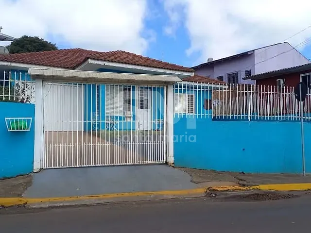 Casa com 370m² 3 quartos e 2 banheiros, à venda, no bairro Pinheirinho em Chapecó