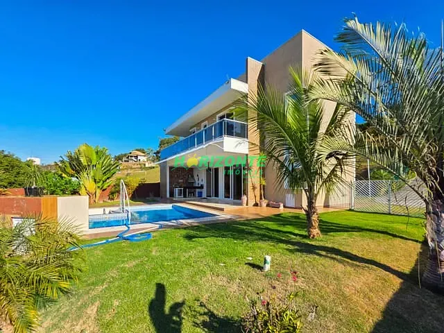 Casa com 1300m² 3 quartos e 4 banheiros, à venda, no bairro Mirante do Vale em Jacareí