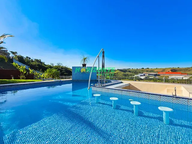 Casa com 1300m² 3 quartos e 4 banheiros, à venda, no bairro Mirante do Vale em Jacareí