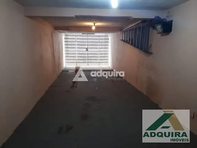 Sobrado com 224m² 4 quartos e 3 banheiros, à venda, no bairro Uvaranas em Ponta Grossa