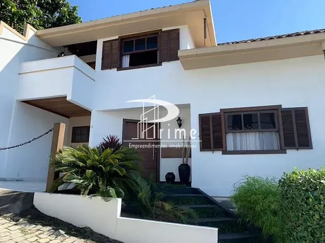 Casa com 360m² 3 quartos e 5 banheiros, à venda ou para alugar, no bairro Rio do Ouro em Niterói