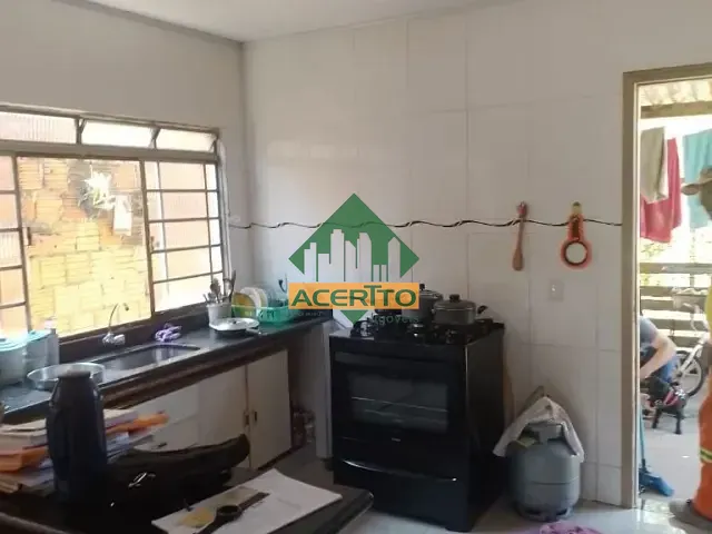 Casa com 250m² 3 quartos e 1 banheiro, à venda, no bairro Jardim Universo em Araçatuba