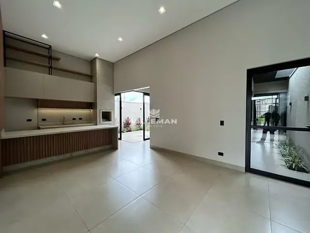 Casa com 209m² 3 quartos e 2 banheiros, à venda, no bairro Jardim Campos em Maringá