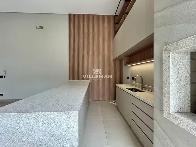 Casa com 209m² 3 quartos e 2 banheiros, à venda, no bairro Jardim Campos em Maringá