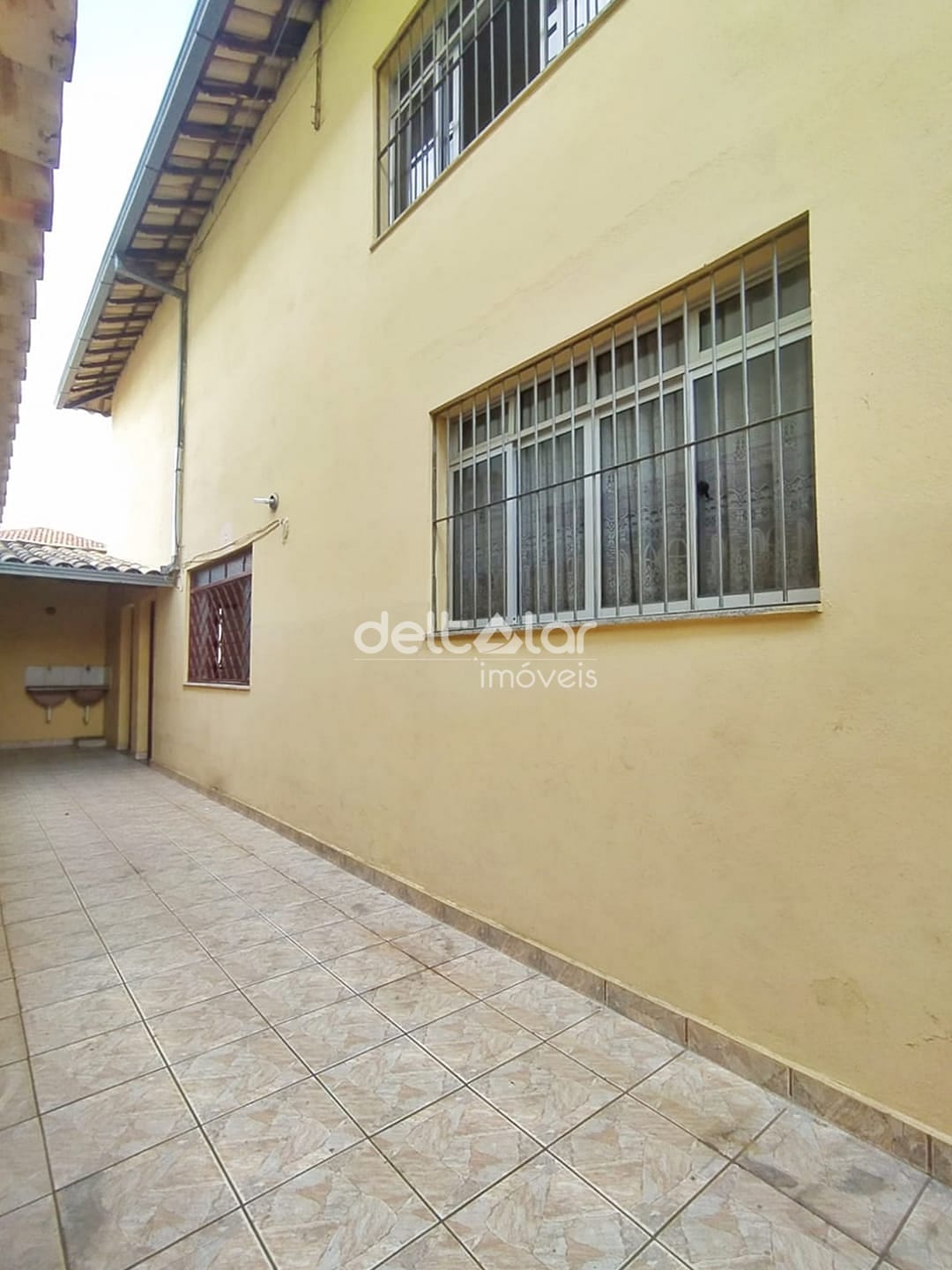 Casa para alugar com 2 quartos, 65m² - Foto 1