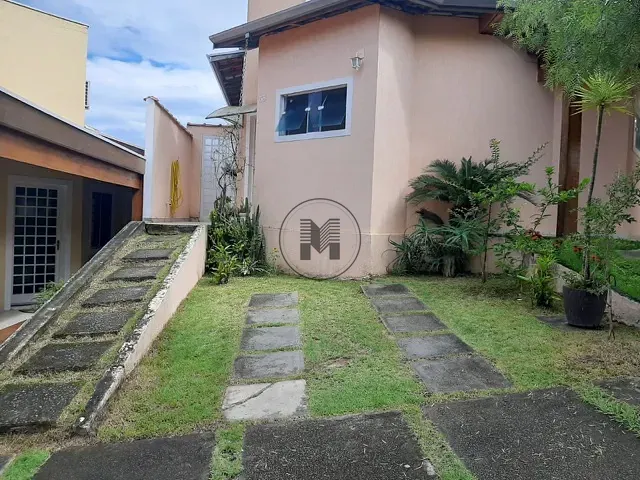 Casa 2 quartos e 2 banheiros, à venda, no bairro Cidade Jardim em Taubaté