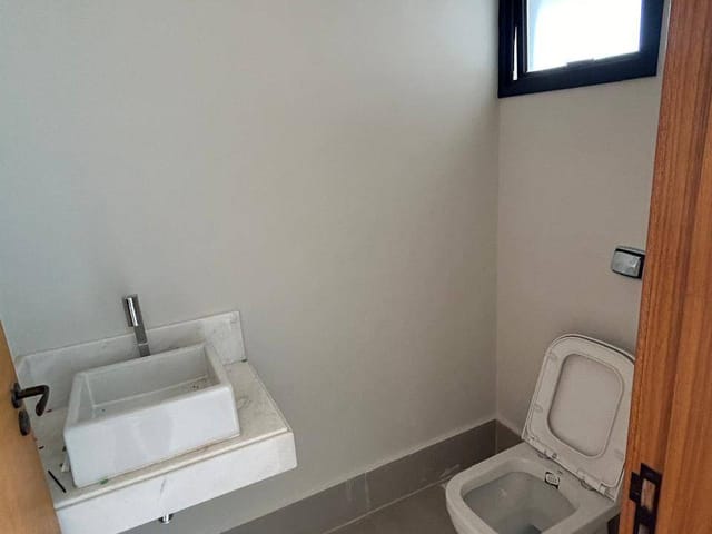 Casa com 264m² 3 quartos e 2 banheiros, à venda, no bairro Parque das Nações em Pindamonhangaba