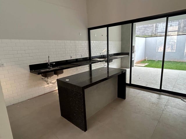 Casa com 264m² 3 quartos e 2 banheiros, à venda, no bairro Parque das Nações em Pindamonhangaba