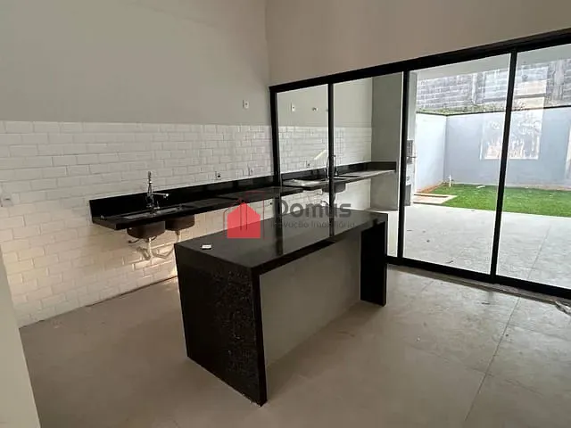 Casa com 264m² 3 quartos e 2 banheiros, à venda, no bairro Parque das Nações em Pindamonhangaba