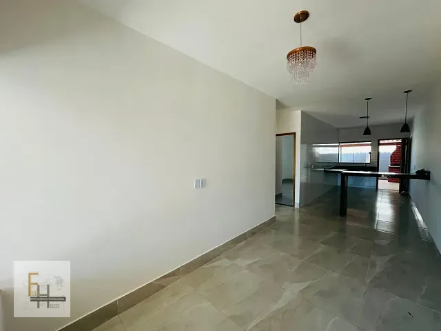 Casa com 140m² 2 quartos e 2 banheiros, à venda, no bairro Residencial Maria Oliveira em Abadia de Goiás