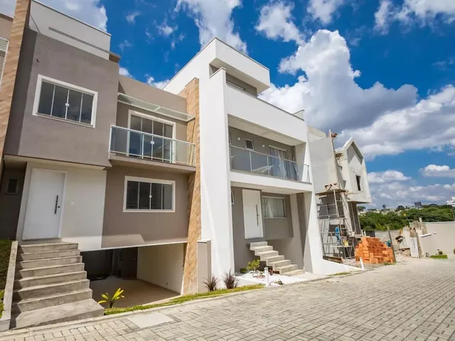 Sobrado com 94m² 3 quartos e 1 banheiro, à venda, no bairro Campo Comprido em Curitiba
