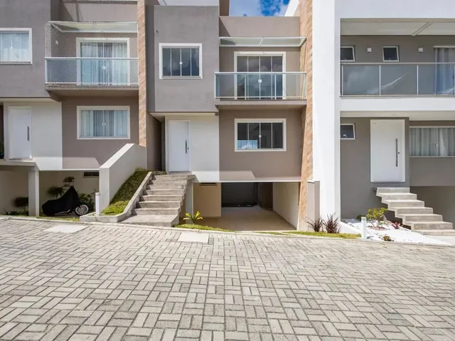 Sobrado com 94m² 3 quartos e 1 banheiro, à venda, no bairro Campo Comprido em Curitiba