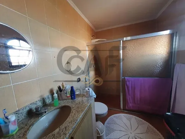 Casa com 500m² 2 quartos e 3 banheiros, à venda, no bairro Jardim Botânico em Jaguariúna