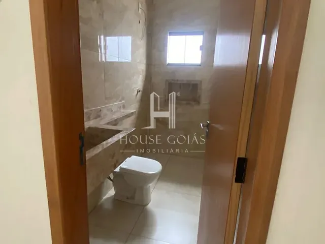 Casa 3 quartos e 2 banheiros, à venda, no bairro Jardim Mont Serrat em Aparecida de Goiânia