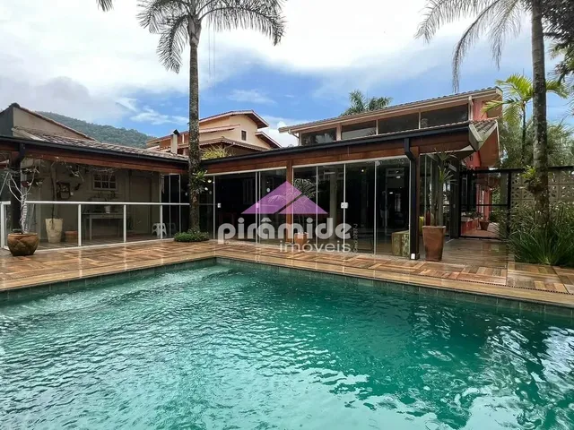 Casa com 713m² 4 quartos e 4 banheiros, à venda, no bairro Mar Verde II em Caraguatatuba