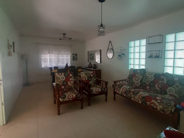 Casa com 230m² 5 quartos e 2 banheiros, à venda, no bairro Cassino em Rio Grande