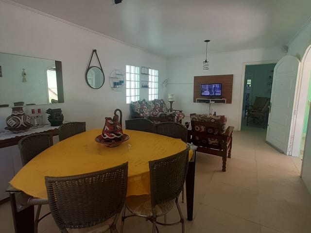 Casa com 230m² 5 quartos e 2 banheiros, à venda, no bairro Cassino em Rio Grande