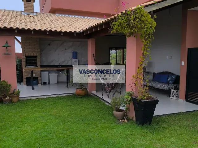 Casa 4 quartos e 3 banheiros, à venda, no bairro Putim em São José dos Campos