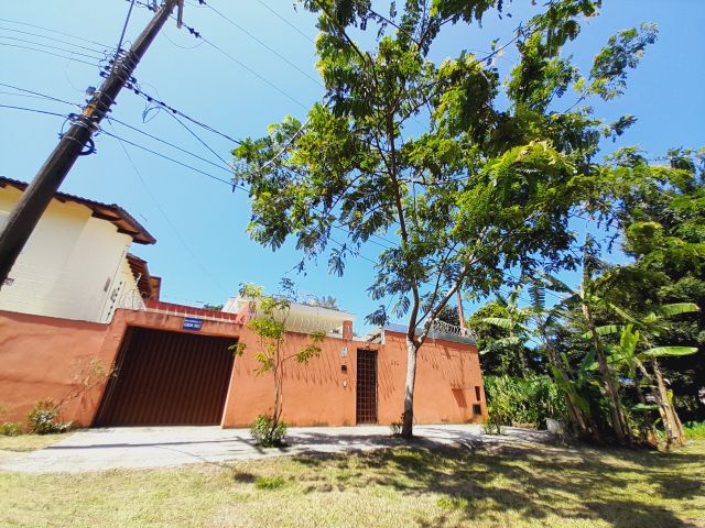 Casa 3 quartos e 3 banheiros, à venda ou para alugar, no bairro Indaiá em Bertioga