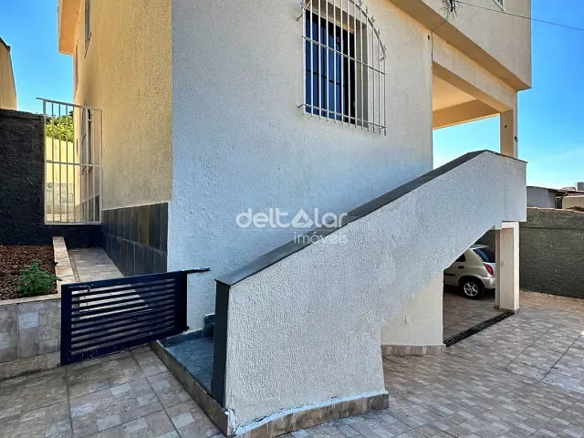 Casa com 360m² 4 quartos e 3 banheiros, para alugar, no bairro Recanto da Pampulha em Contagem