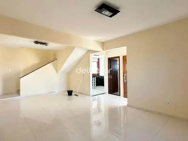 Casa com 360m² 4 quartos e 3 banheiros, para alugar, no bairro Recanto da Pampulha em Contagem