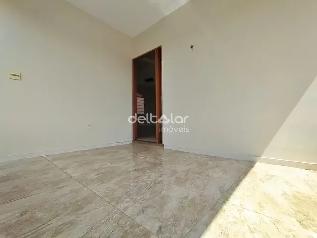 Casa com 360m² 4 quartos e 3 banheiros, para alugar, no bairro Recanto da Pampulha em Contagem