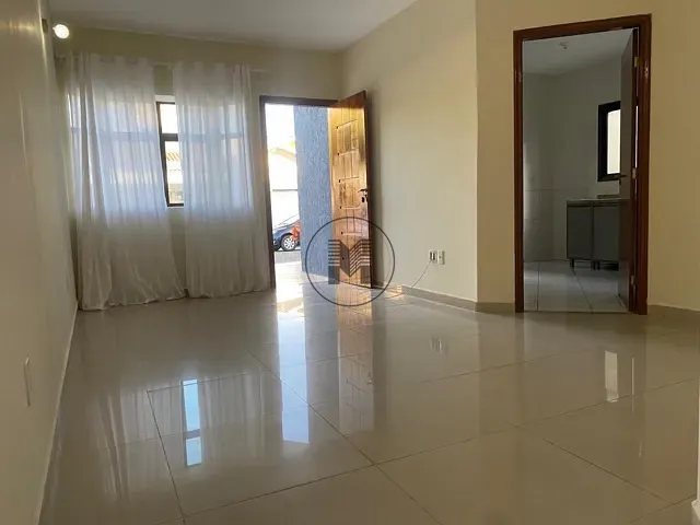 Casa 4 quartos e 3 banheiros, à venda, no bairro Parque São Luís em Taubaté