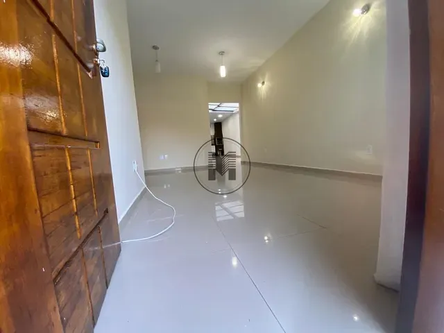 Casa 4 quartos e 3 banheiros, à venda, no bairro Parque São Luís em Taubaté