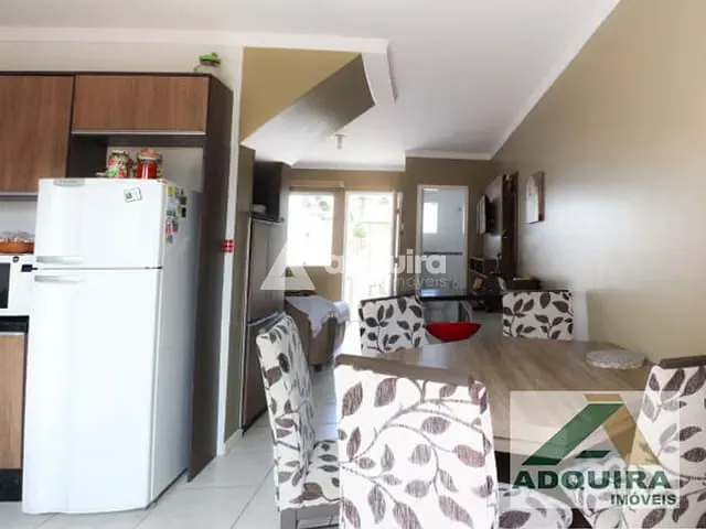 Sobrado com 122m² 3 quartos e 4 banheiros, à venda, no bairro Uvaranas em Ponta Grossa