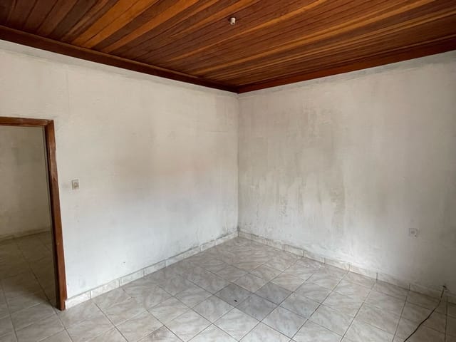 Casa com 300m², à venda, no bairro Água Preta em Pindamonhangaba