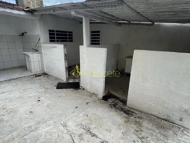 Casa com 300m², à venda, no bairro Água Preta em Pindamonhangaba