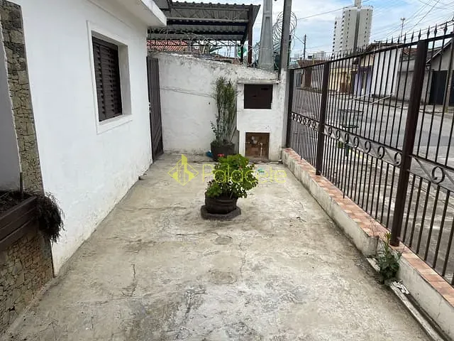 Casa com 300m², à venda, no bairro Água Preta em Pindamonhangaba