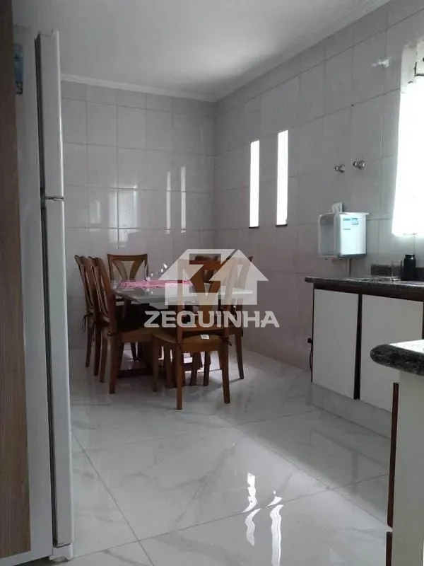 Casa, 3 quartos, 184 m² - Foto 4