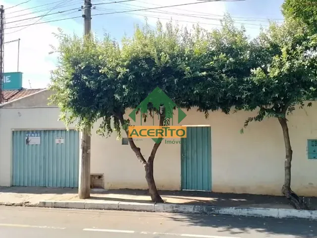 Casa com 275m² 2 quartos e 1 banheiro, à venda, no bairro Vila Mendonça em Araçatuba