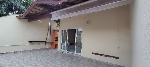 Casa 2 quartos e 2 banheiros, à venda ou para alugar, no bairro Indaiá em Bertioga