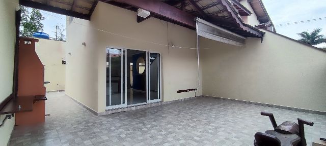 Casa 2 quartos e 2 banheiros, à venda ou para alugar, no bairro Indaiá em Bertioga
