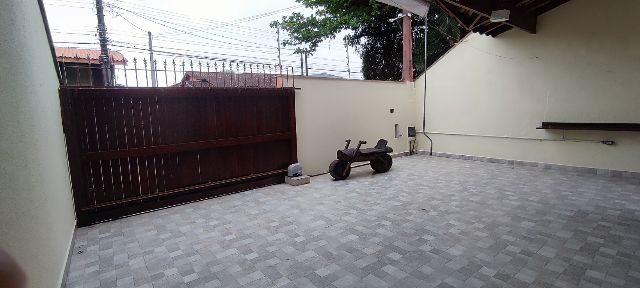 Casa 2 quartos e 2 banheiros, à venda ou para alugar, no bairro Indaiá em Bertioga