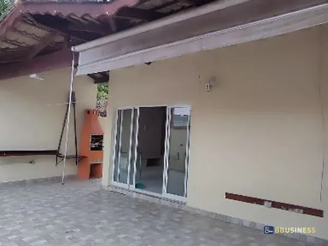 Casa 2 quartos e 2 banheiros, à venda ou para alugar, no bairro Indaiá em Bertioga