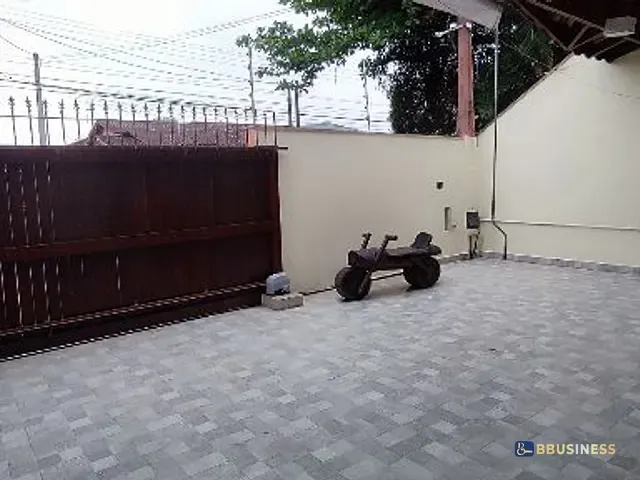 Casa 2 quartos e 2 banheiros, à venda ou para alugar, no bairro Indaiá em Bertioga