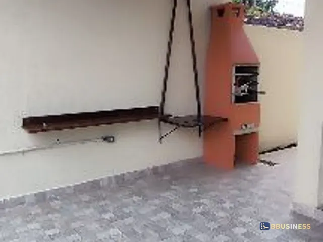 Casa 2 quartos e 2 banheiros, à venda ou para alugar, no bairro Indaiá em Bertioga