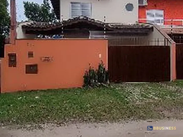 Casa 2 quartos e 2 banheiros, à venda ou para alugar, no bairro Indaiá em Bertioga