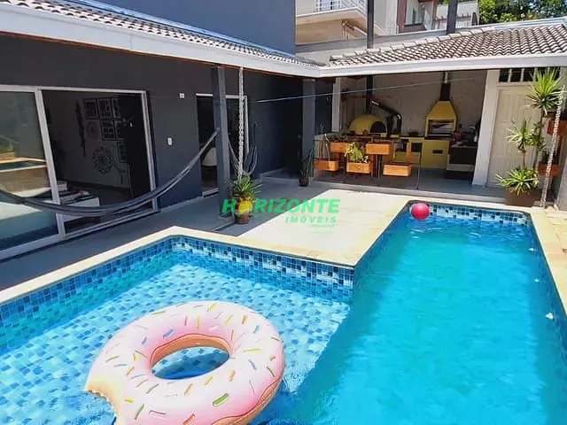 Casa 4 quartos e 5 banheiros, à venda, no bairro Bairro do Grama em Caçapava