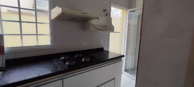Casa 2 quartos e 2 banheiros, à venda ou para alugar, no bairro Indaiá em Bertioga