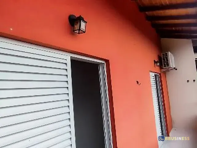 Casa 2 quartos e 2 banheiros, à venda ou para alugar, no bairro Indaiá em Bertioga